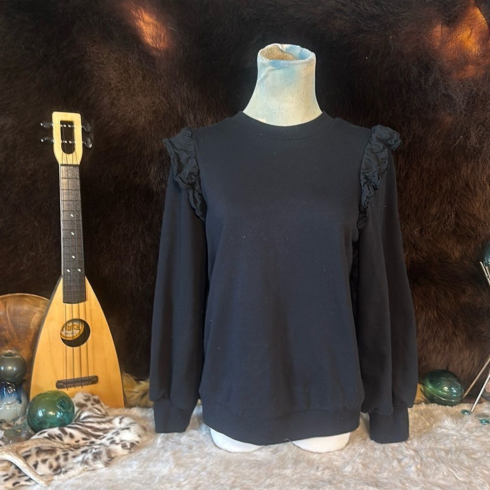 Who wore what crewneck M (6011)